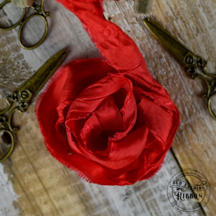 old-fashion-ribbons-czerwona
