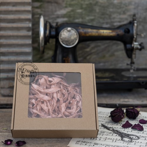 Ribbon-set-of-ribbons-in-a-box--SALMON.jpg
