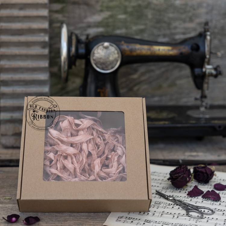 Ribbon-set-of-ribbons-in-a-box--SALMON.jpg