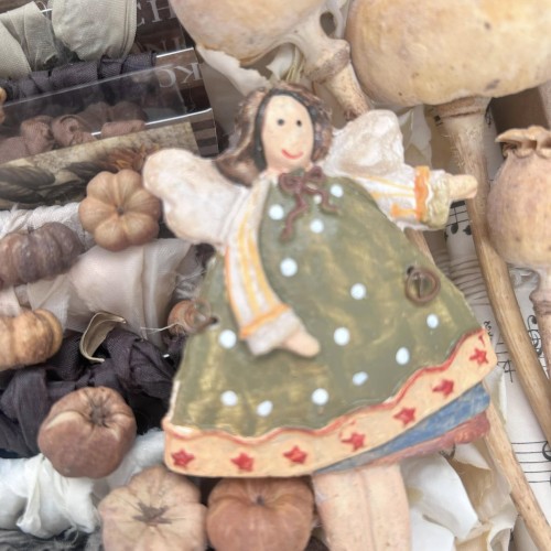 Vintage NATUR COLOR Crinkle Ribbon Box