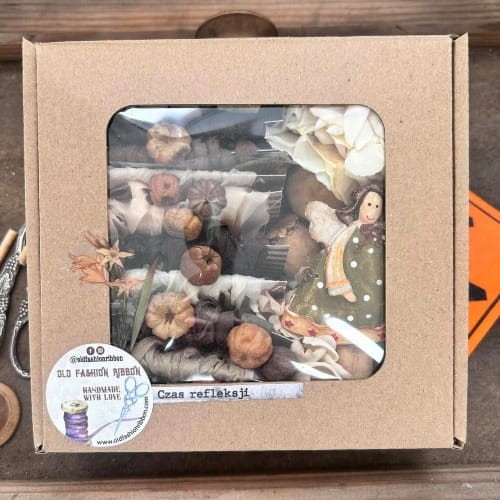 Vintage NATUR COLOR Crinkle Ribbon Box