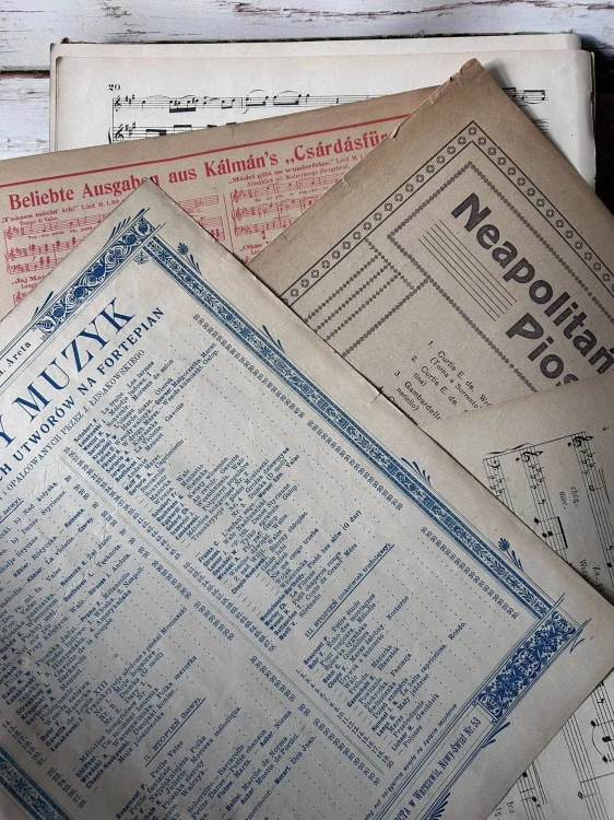 Zestaw starych nut - 25 kartek