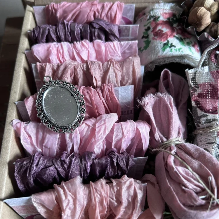 Vintage  PINK Crinkle Ribbon Box