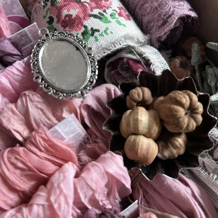 Vintage  PINK Crinkle Ribbon Box