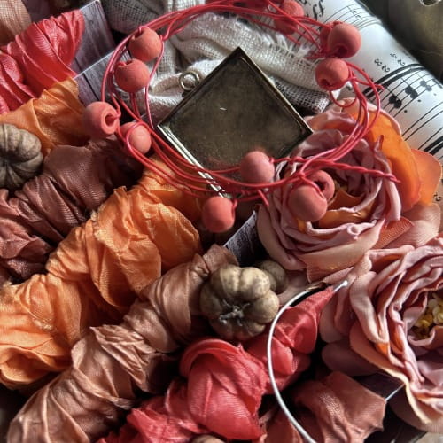 pudełko z gnieciuszkami - VINTAGE orange