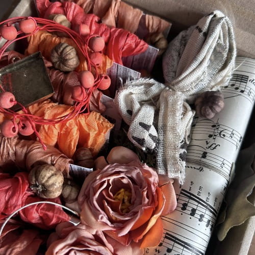 pudełko z gnieciuszkami - VINTAGE orange