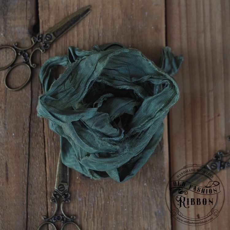 Old Fashion – vintage-style ribbons OLIVE